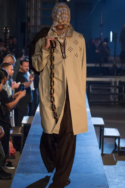 Look 30